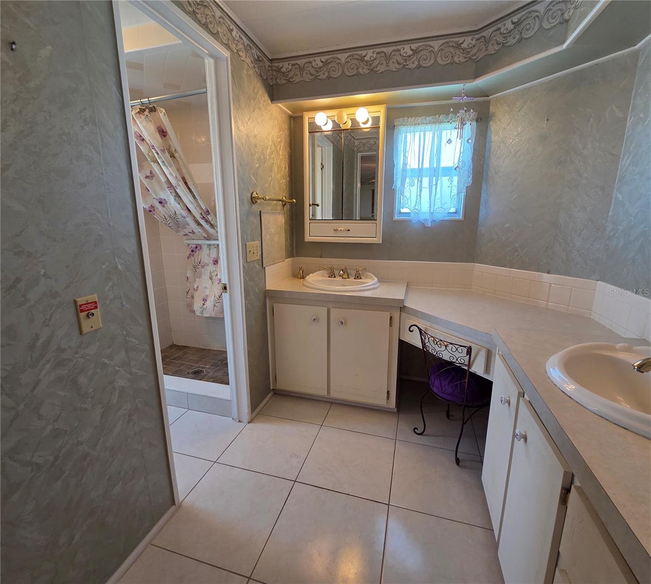 HAWTHORNE AT LEESBURG A COOP - Residential