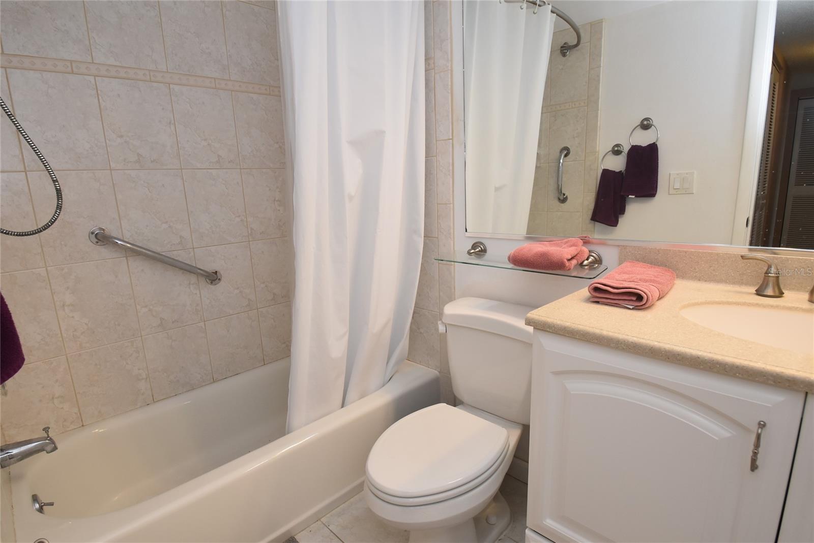 PELICAN COVE VI - Residential Lease