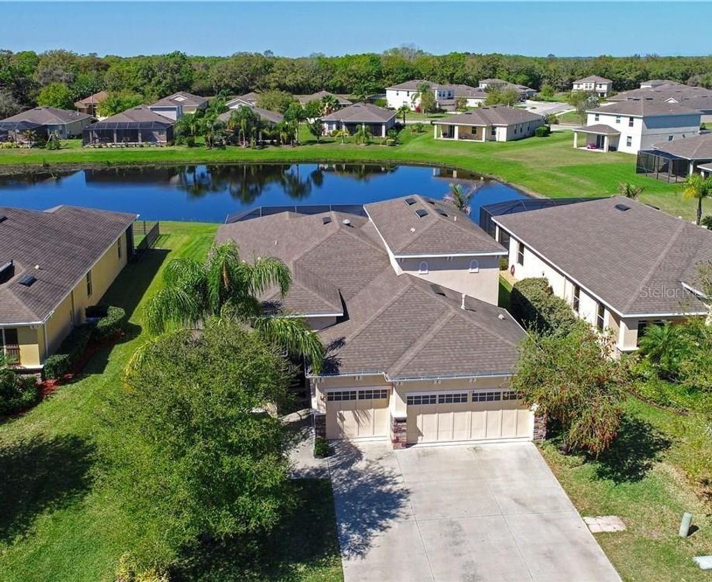 Photo of 118 Peony Court, Bradenton, FL 34212 (MLS # A4694374)
