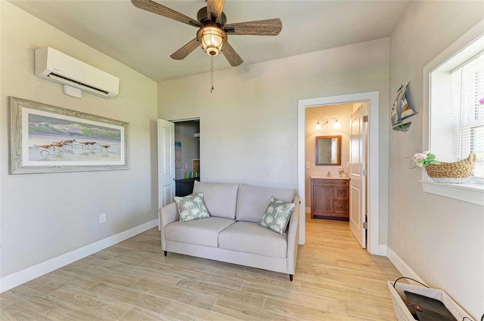 THORNTON CRK MOTORCOACH RESIDENCE - Residential