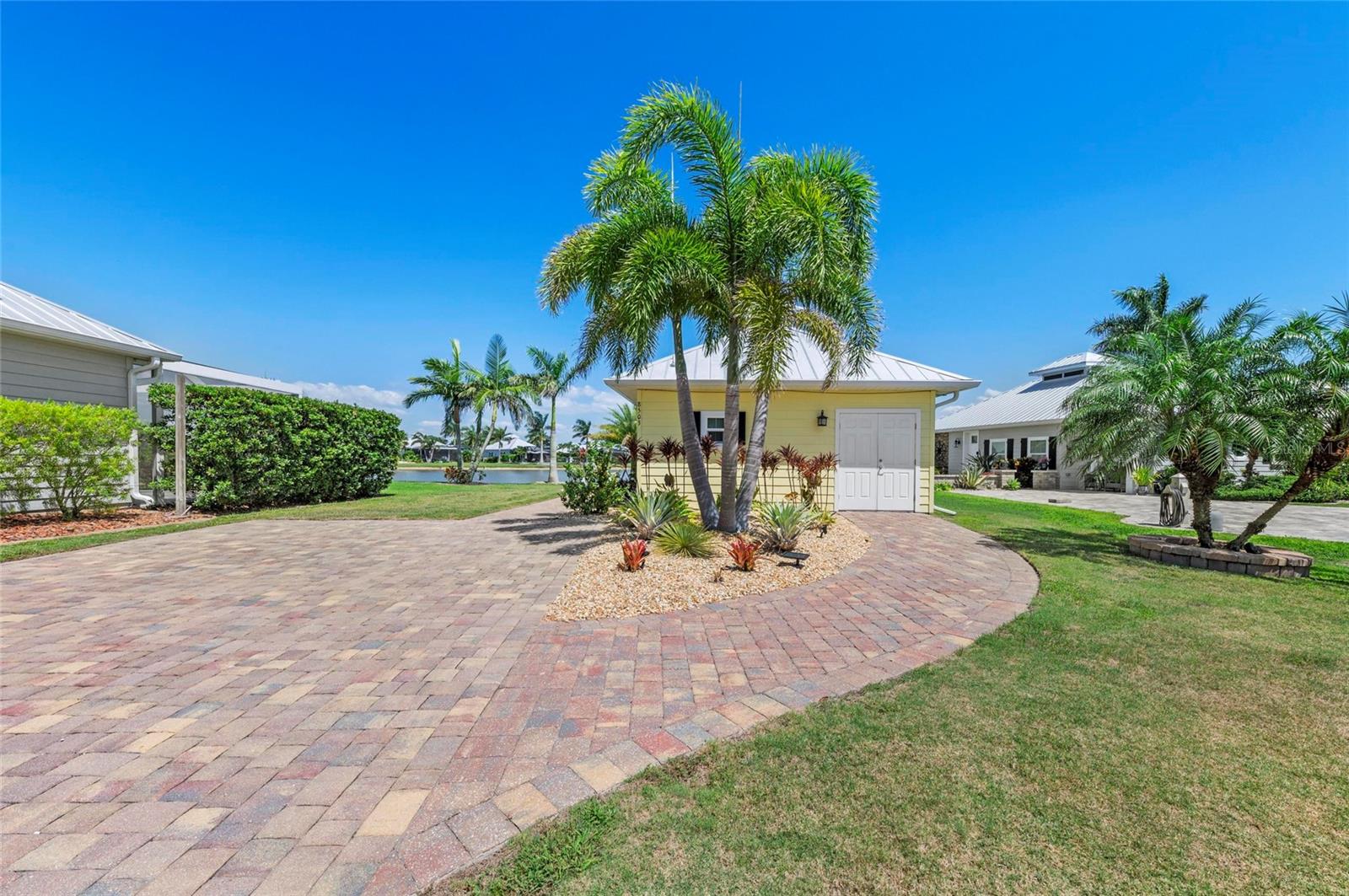 THORNTON CRK MOTORCOACH RESIDENCE - Residential