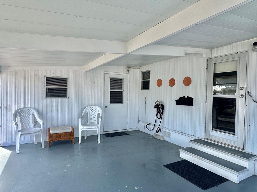 Photo of 1501 25th Avenue Drive W, Bradenton, FL 34205 (MLS # A4685530)