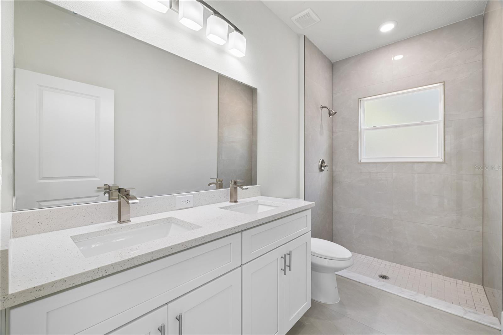 MARION OAKS UN 04 - Residential