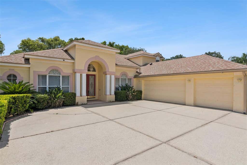 Photo of 126 Seville Chase Drive, Winter Springs, FL 32708 (MLS # O6420487)