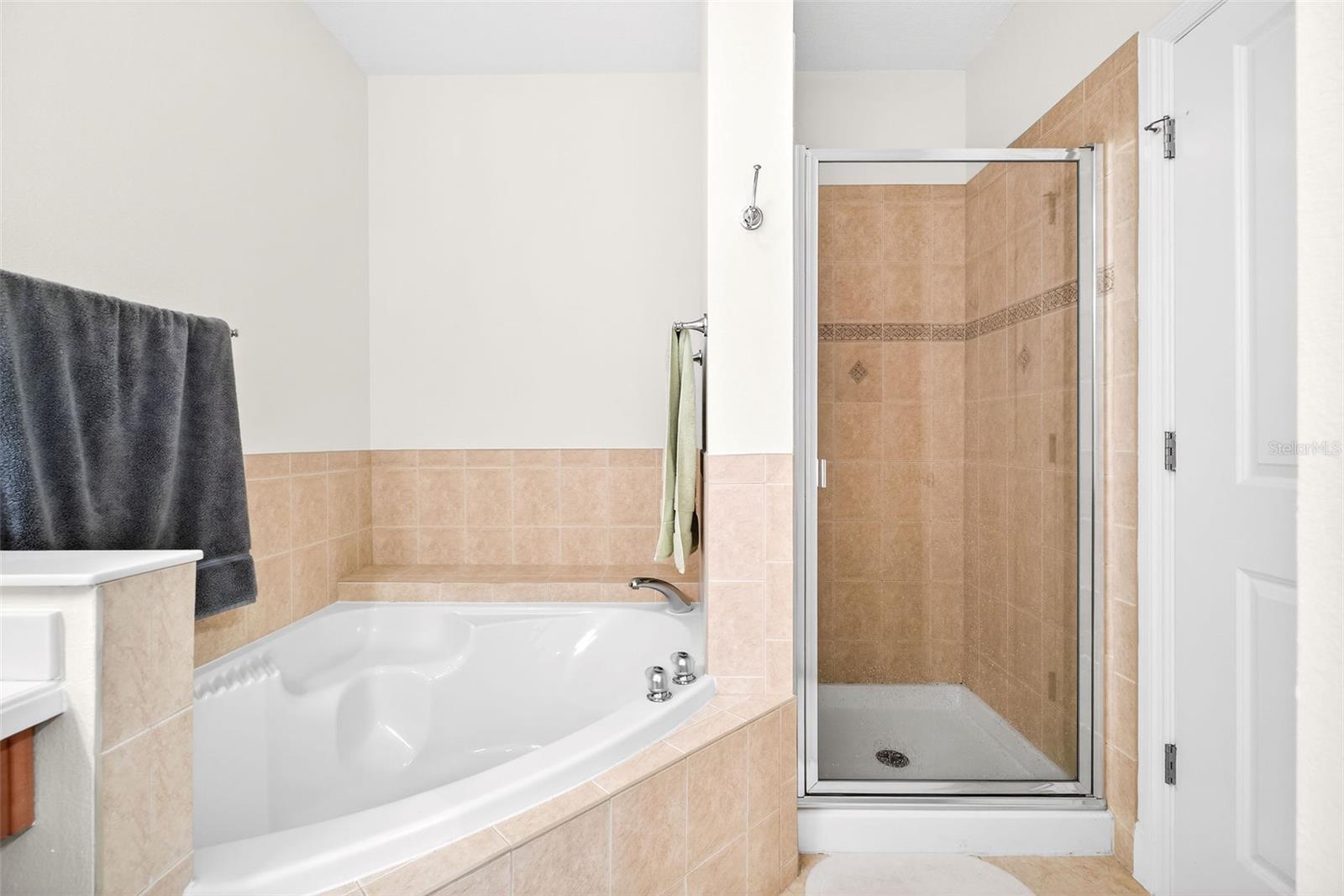 ARTISAN CLUB; A CONDO PH 4 - Residential