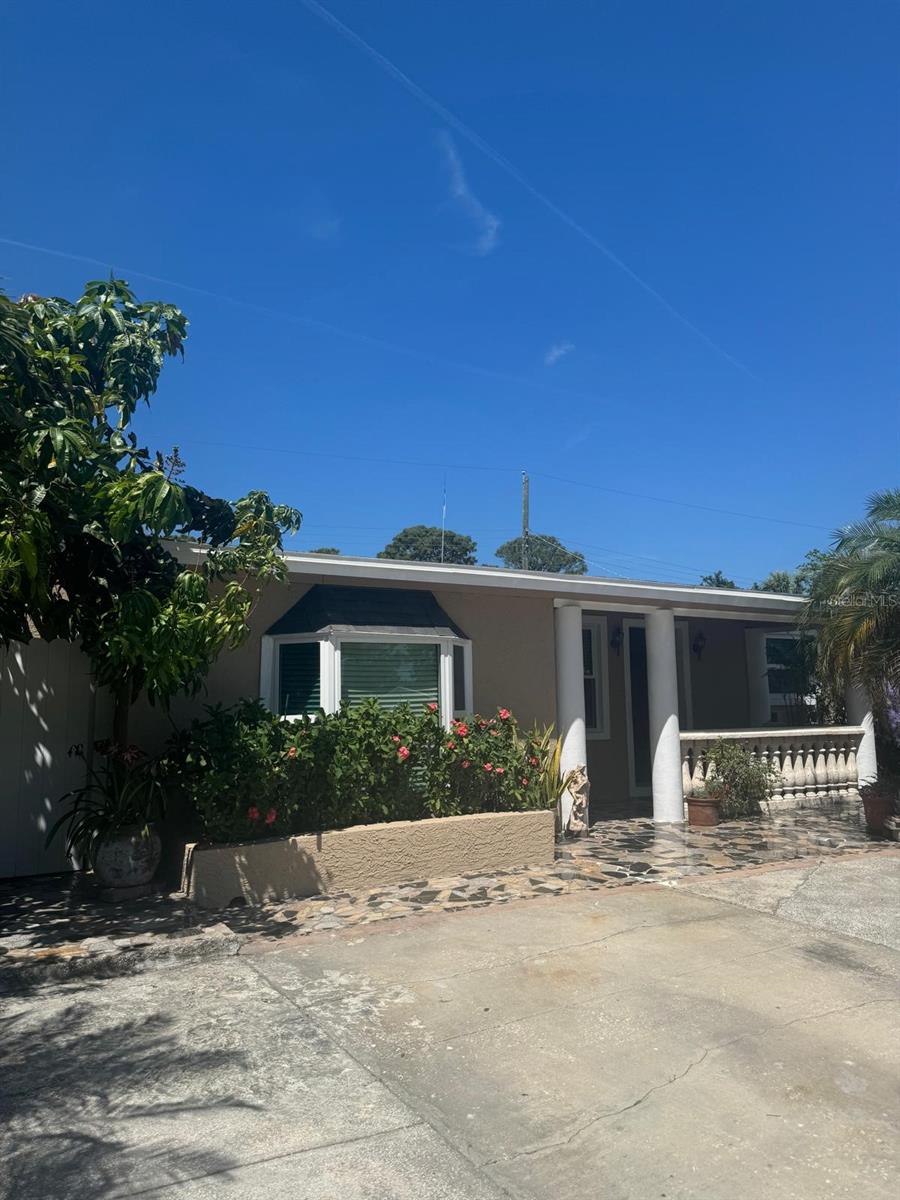 5106 GATEWAY DRIVE