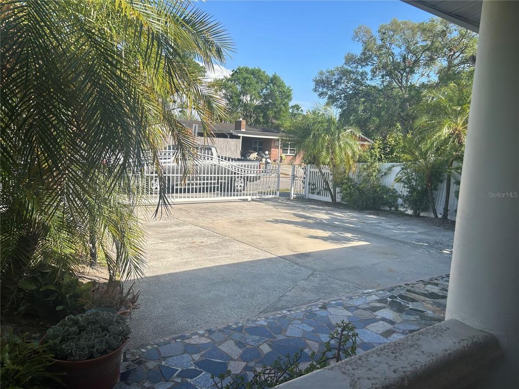 Photo of 5106 Gateway Drive, Tampa, FL 33615 (MLS # TB8397709)