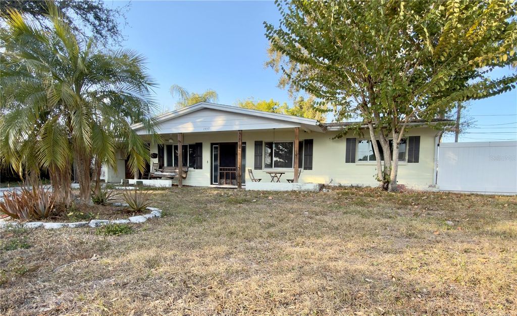 Photo of 1557 79th Avenue N, St Petersburg, FL 33702 (MLS # TB8409361)