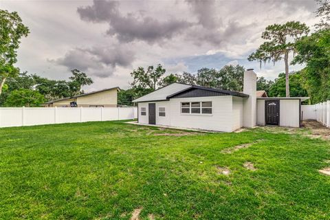 A home in LAKELAND