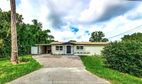 A home in LAKELAND