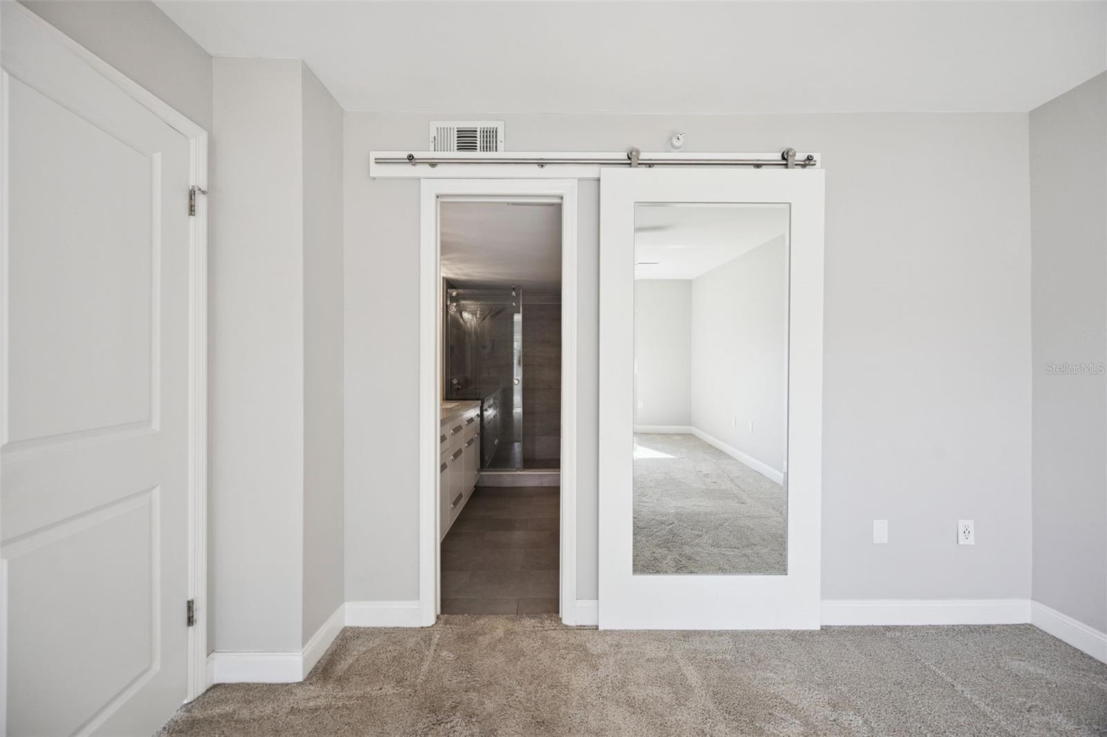 MOORINGS ON LAKE MAITLAND CONDO BLDG 03 - Residential