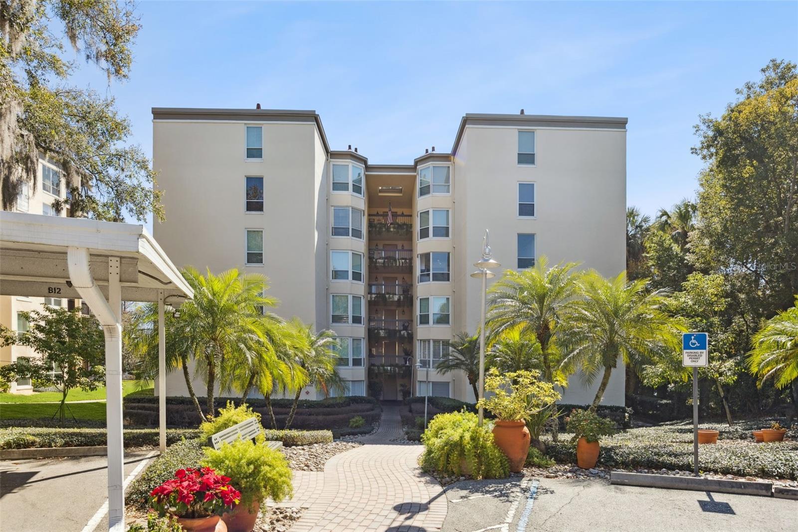 MOORINGS ON LAKE MAITLAND CONDO BLDG 03 - Residential