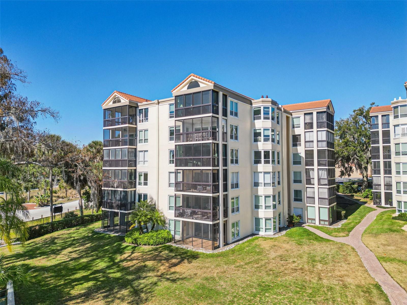 MOORINGS ON LAKE MAITLAND CONDO BLDG 03 - Residential