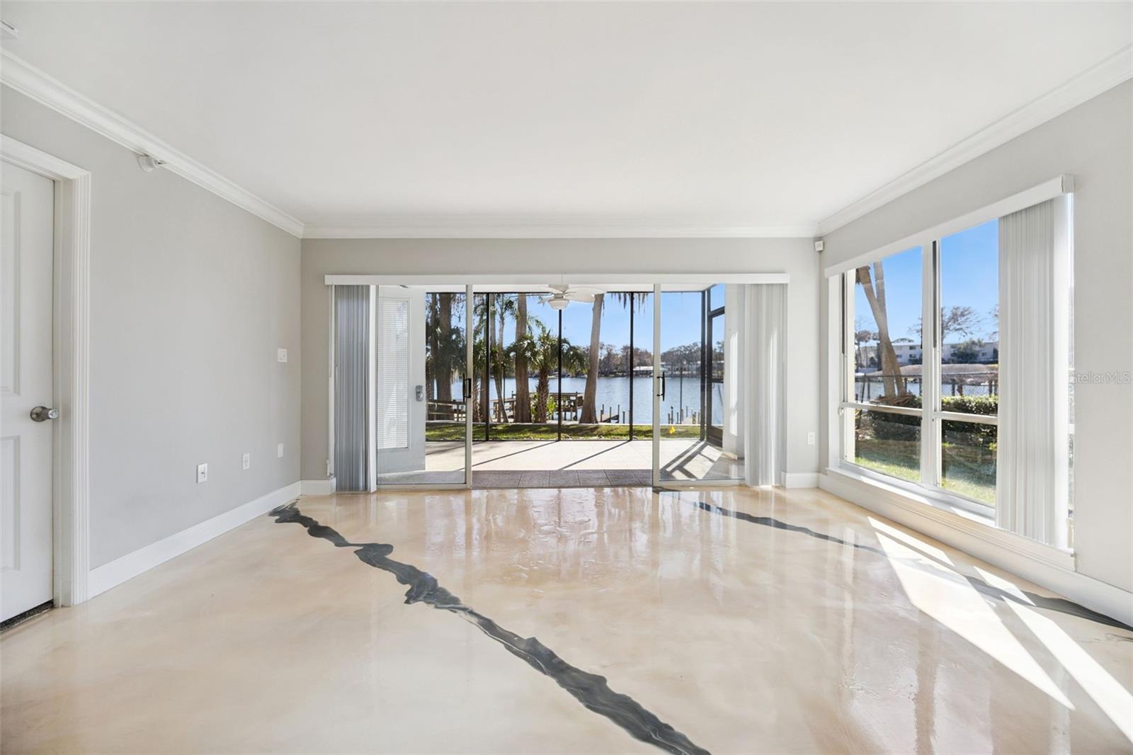 MOORINGS ON LAKE MAITLAND CONDO BLDG 03 - Residential