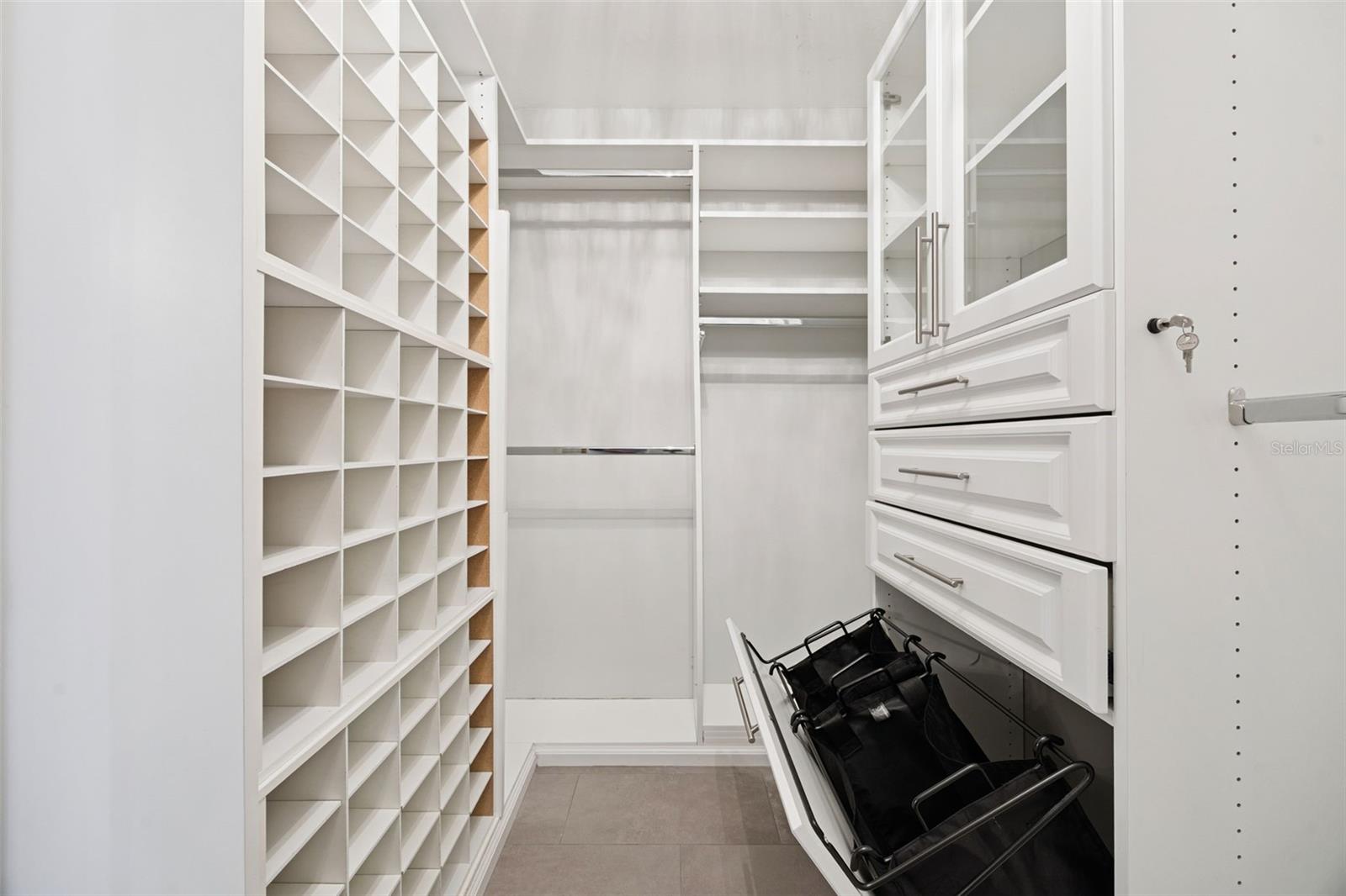 MOORINGS ON LAKE MAITLAND CONDO BLDG 03 - Residential