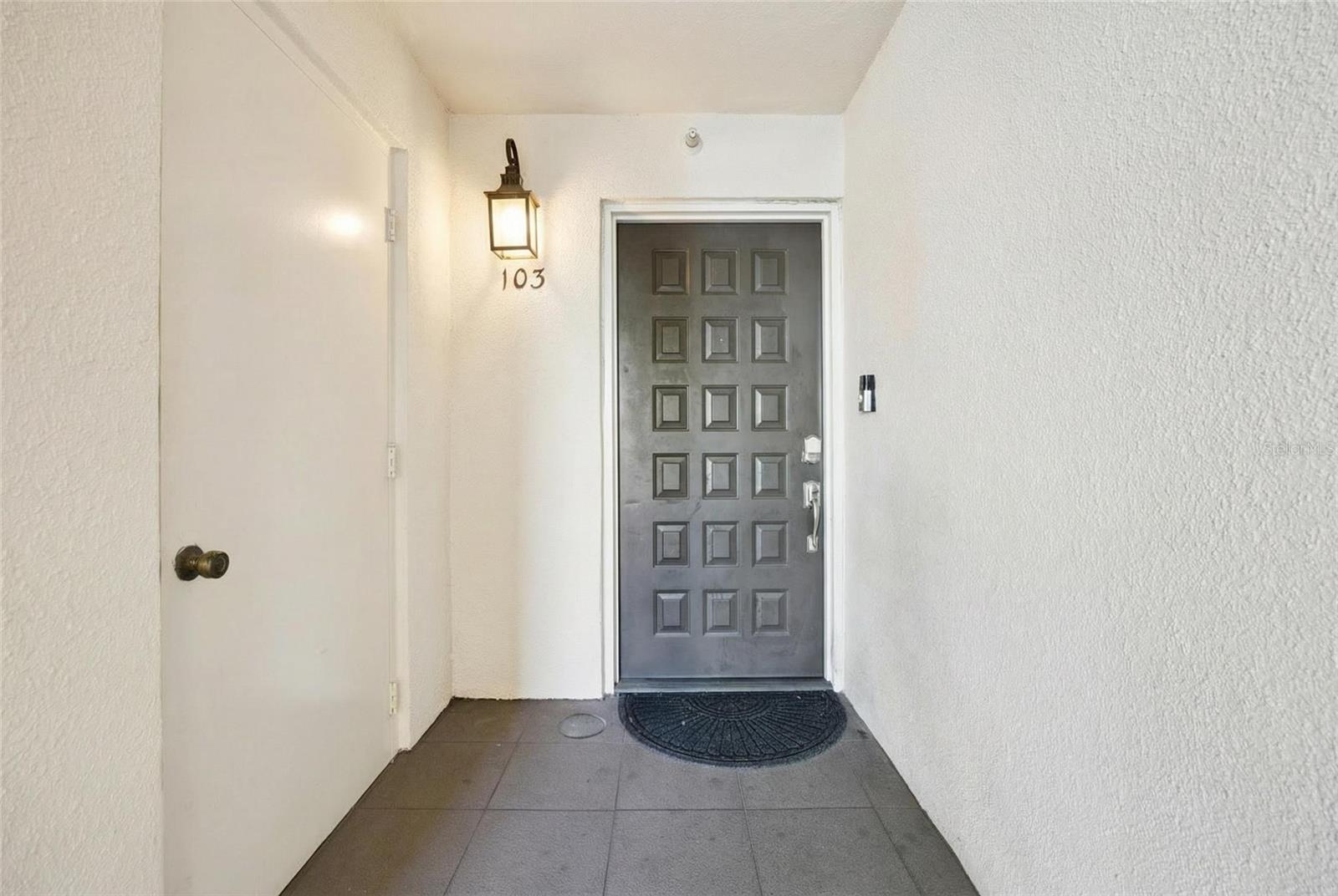 MOORINGS ON LAKE MAITLAND CONDO BLDG 03 - Residential