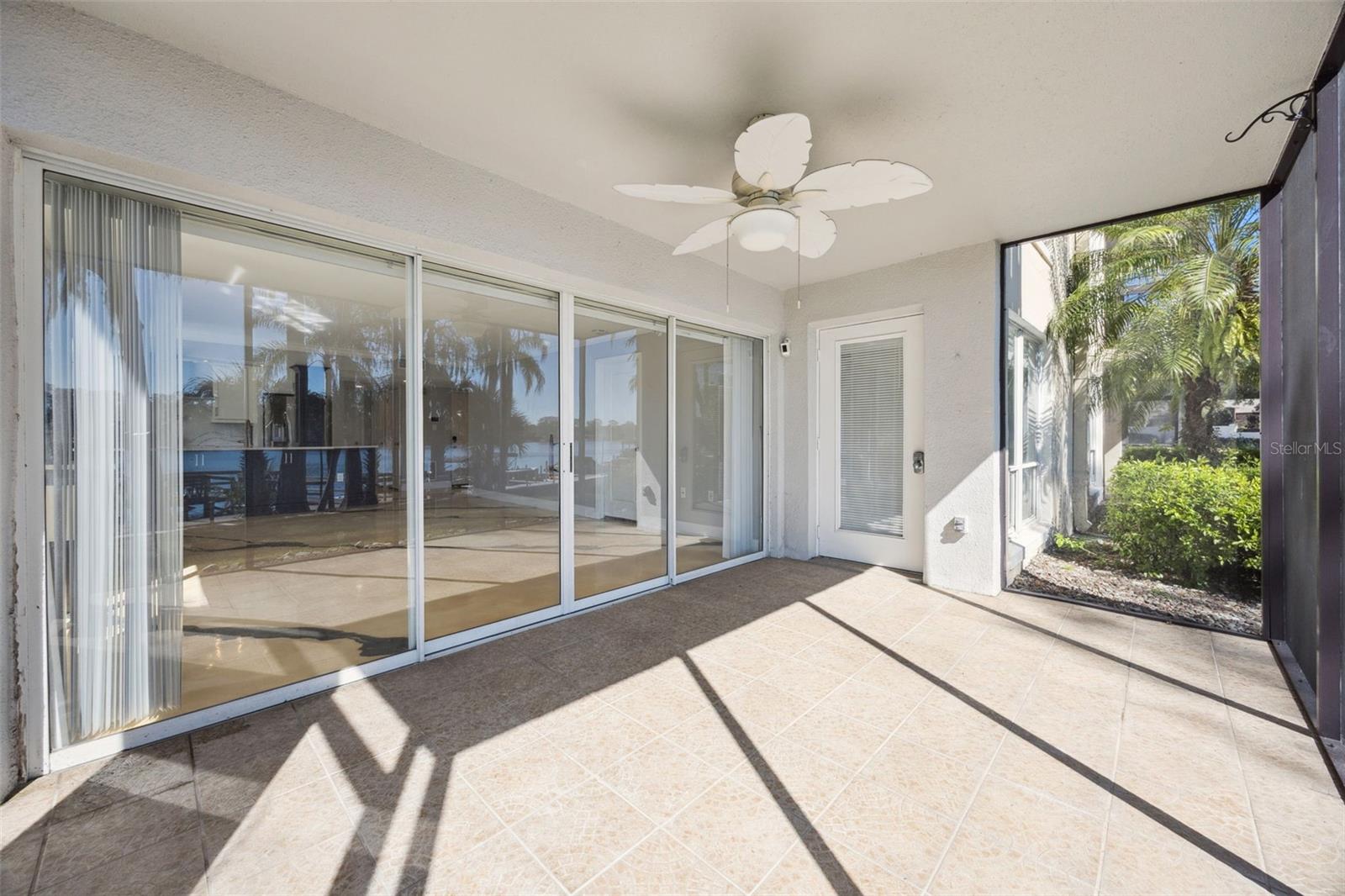 MOORINGS ON LAKE MAITLAND CONDO BLDG 03 - Residential