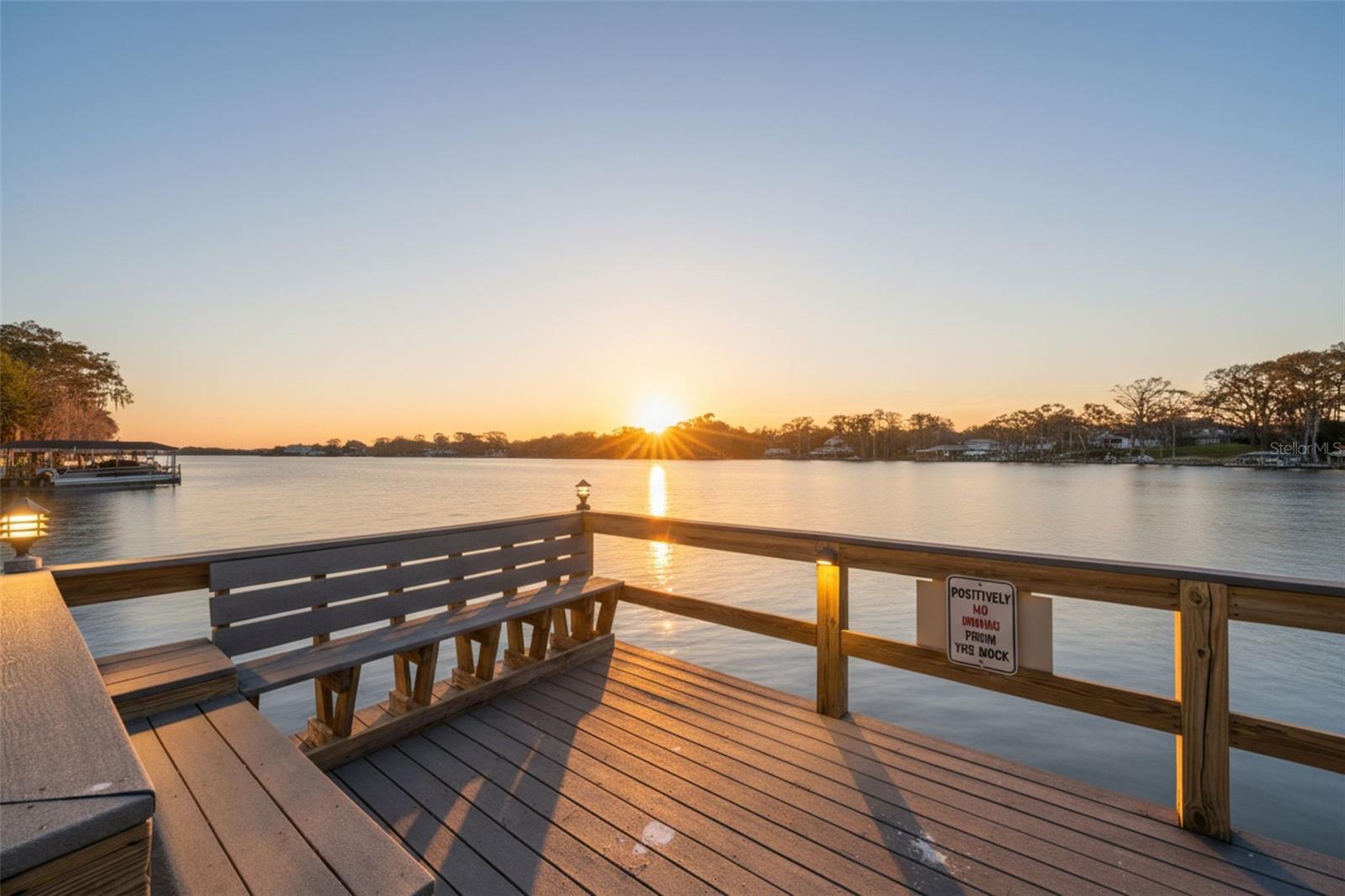 MOORINGS ON LAKE MAITLAND CONDO BLDG 03 - Residential