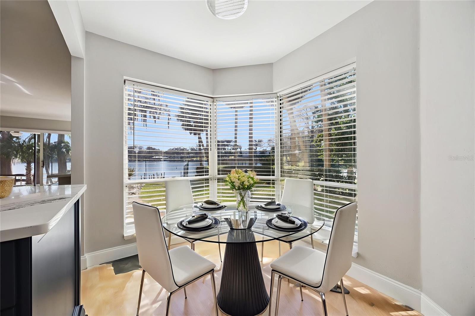 MOORINGS ON LAKE MAITLAND CONDO BLDG 03 - Residential