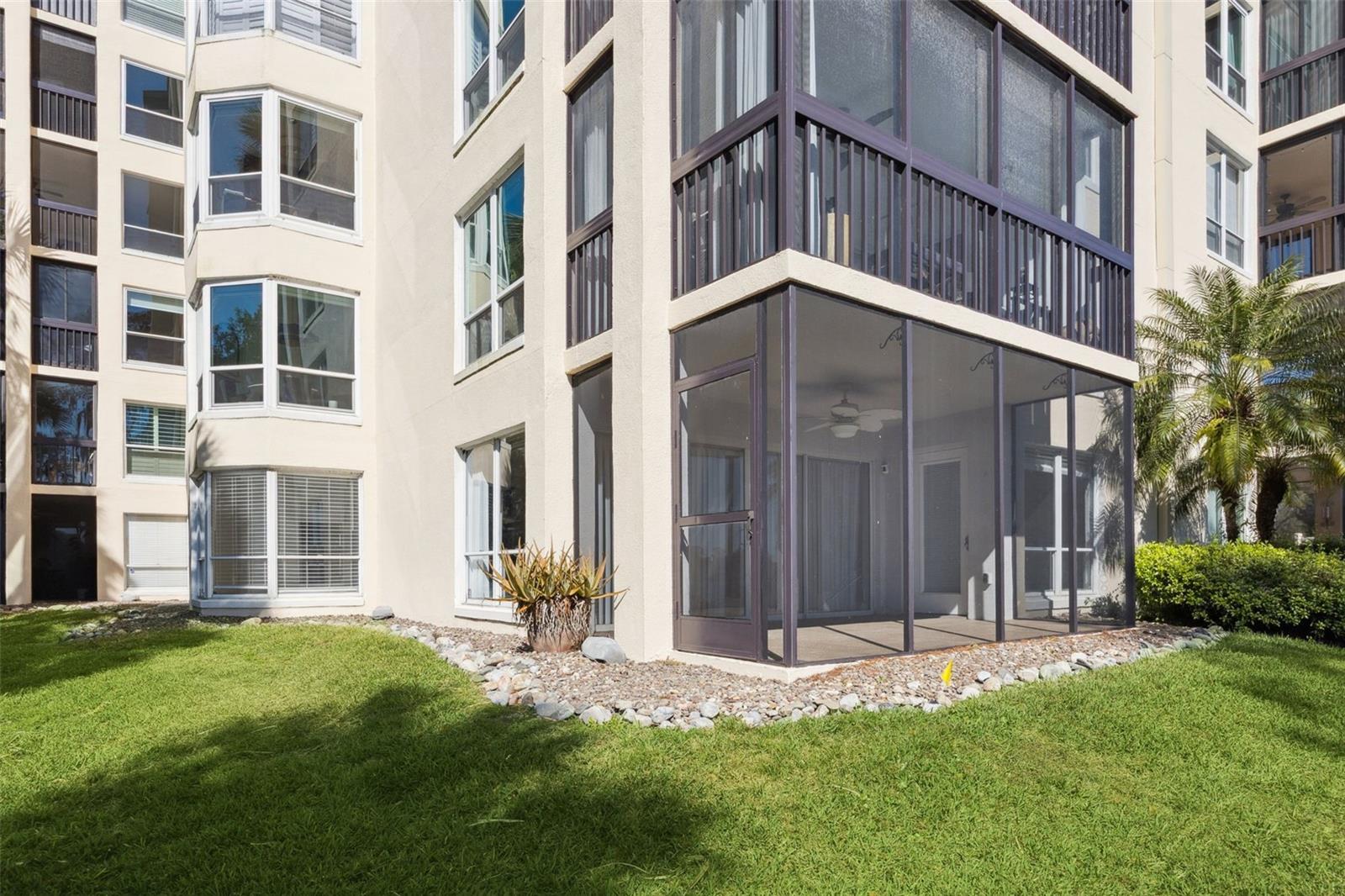 MOORINGS ON LAKE MAITLAND CONDO BLDG 03 - Residential