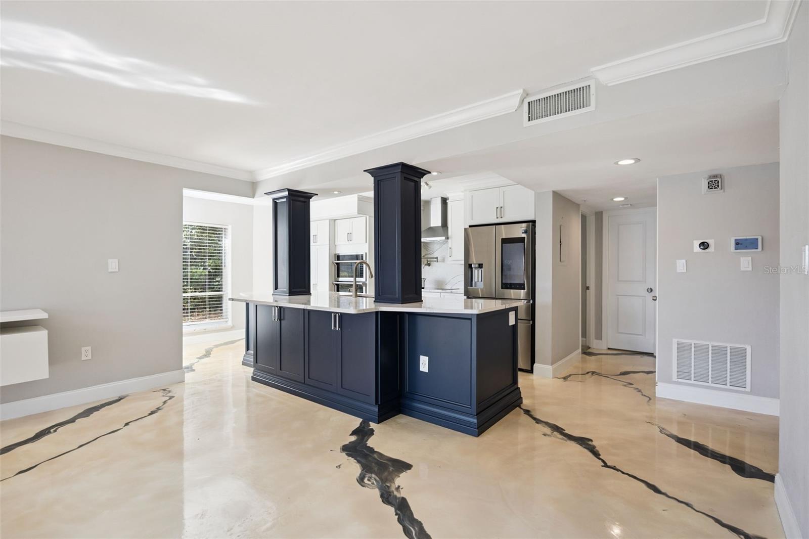 MOORINGS ON LAKE MAITLAND CONDO BLDG 03 - Residential