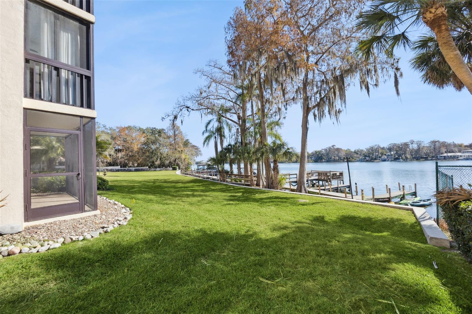 MOORINGS ON LAKE MAITLAND CONDO BLDG 03 - Residential