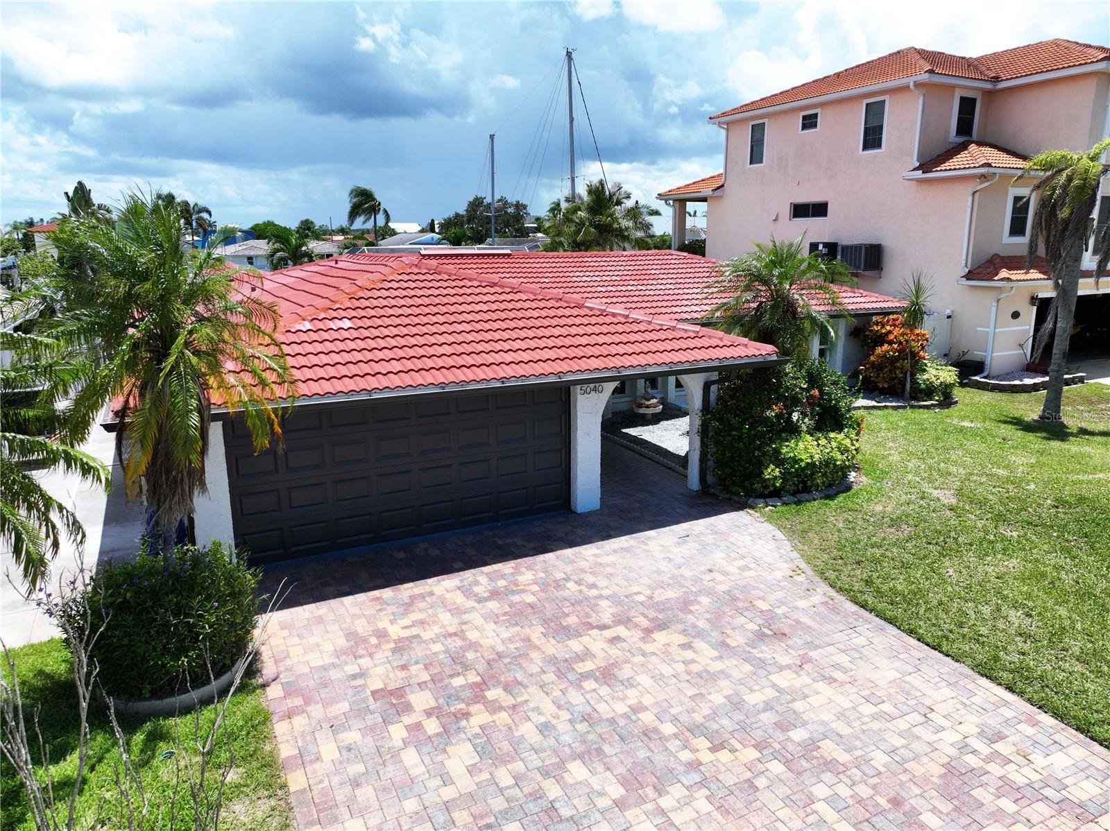 FLOR A MAR - Residential