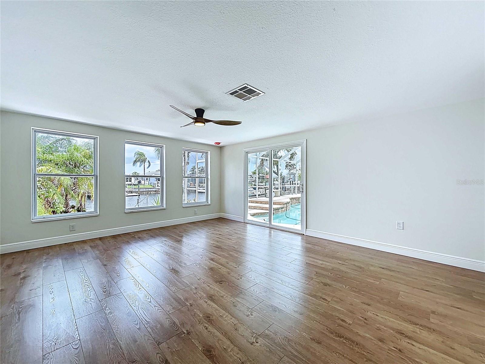 FLOR A MAR - Residential