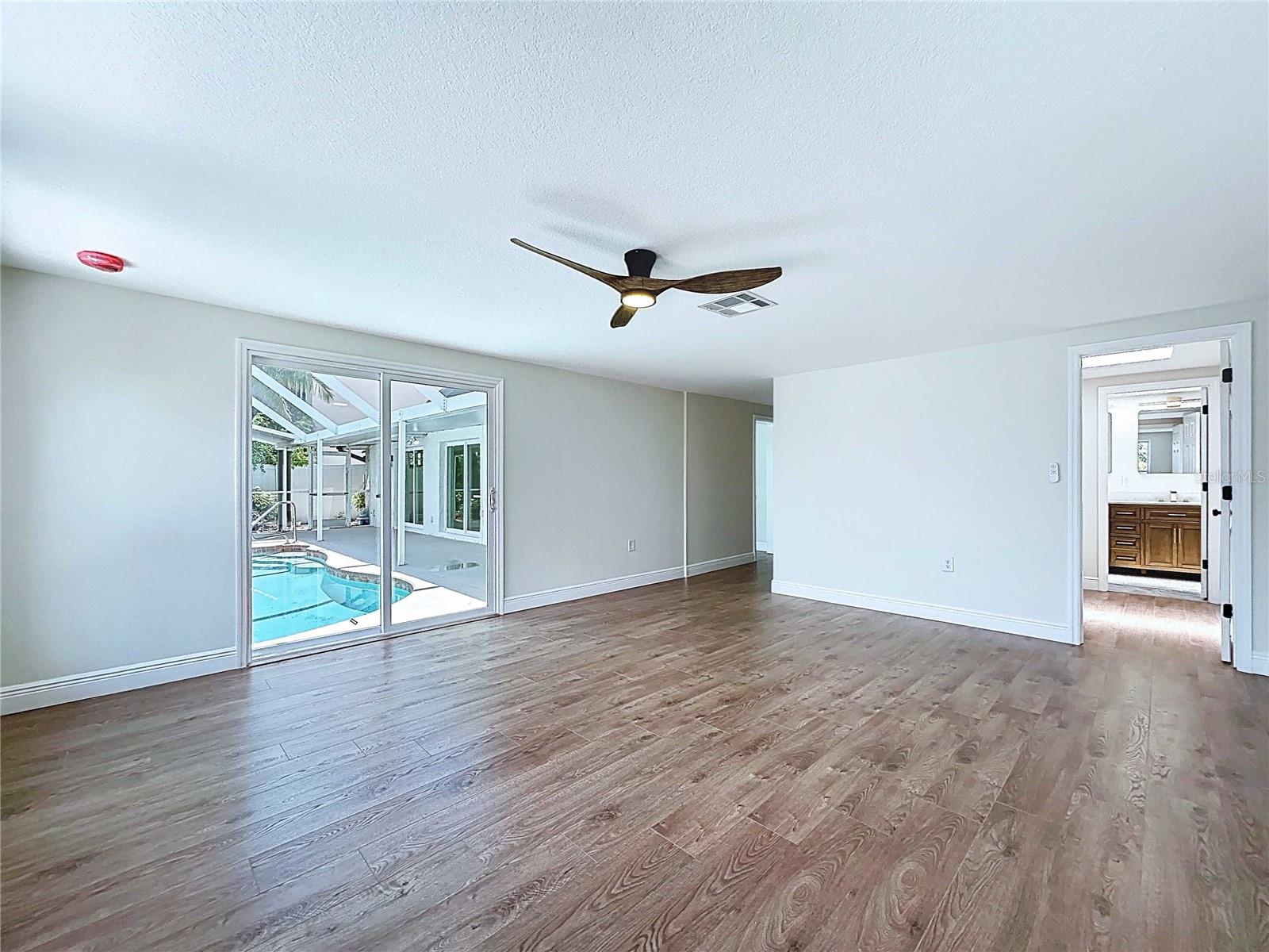 FLOR A MAR - Residential