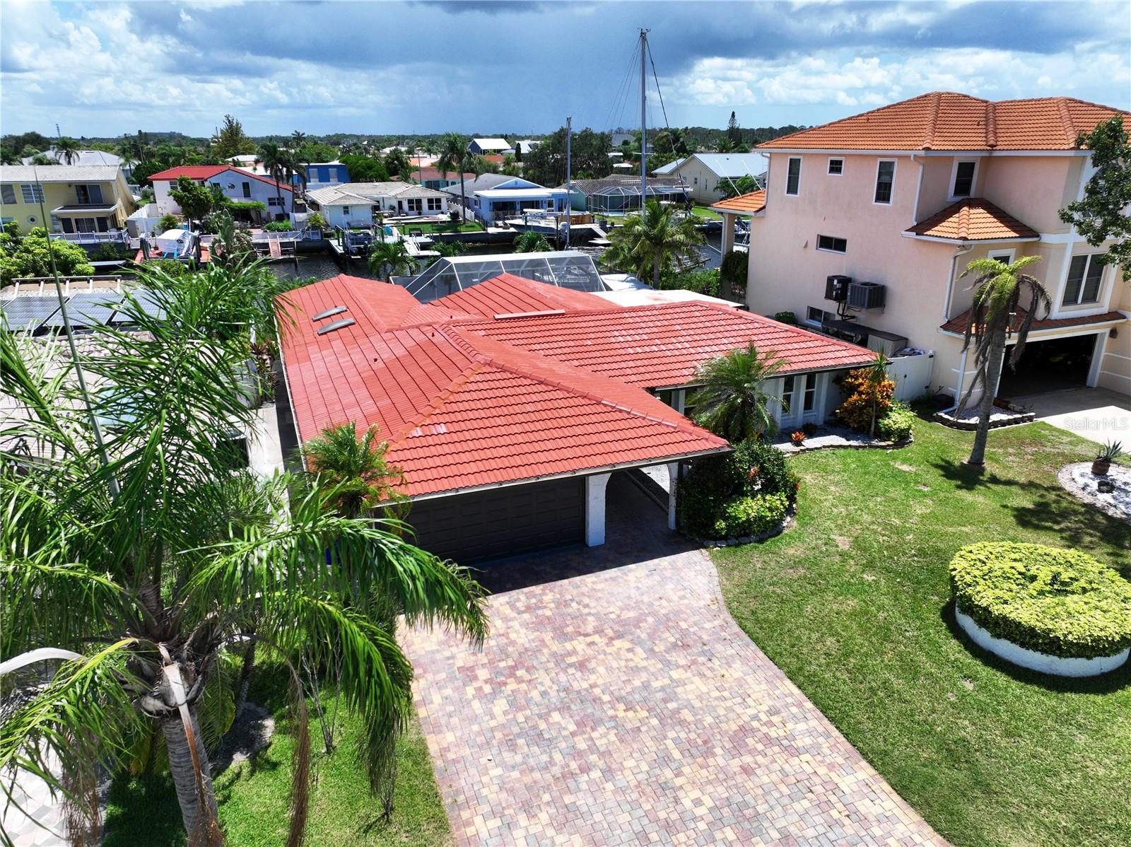 FLOR A MAR - Residential