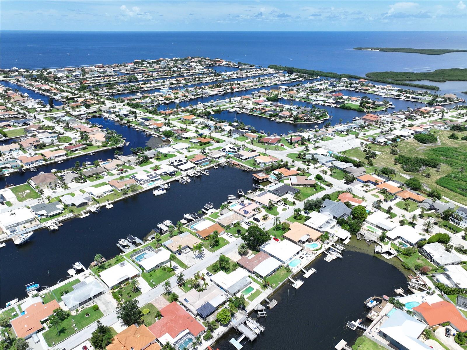 FLOR A MAR - Residential