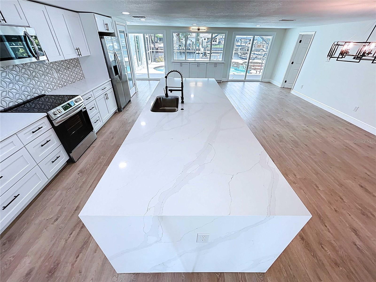 FLOR A MAR - Residential