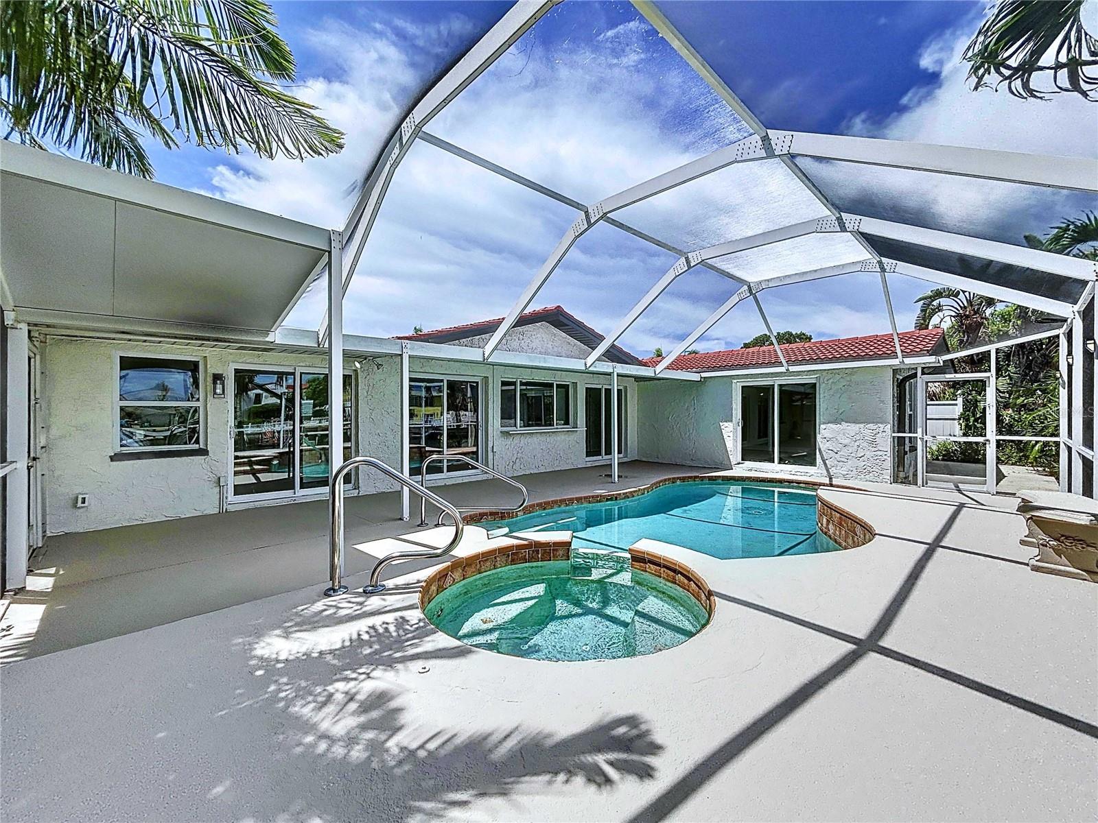 FLOR A MAR - Residential