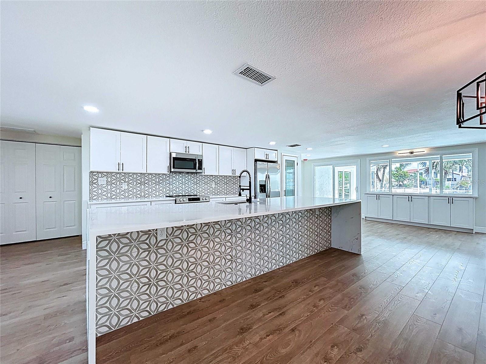 FLOR A MAR - Residential