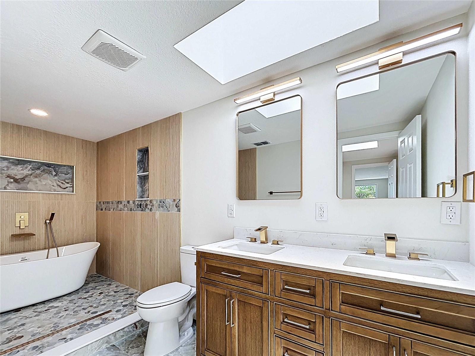 FLOR A MAR - Residential