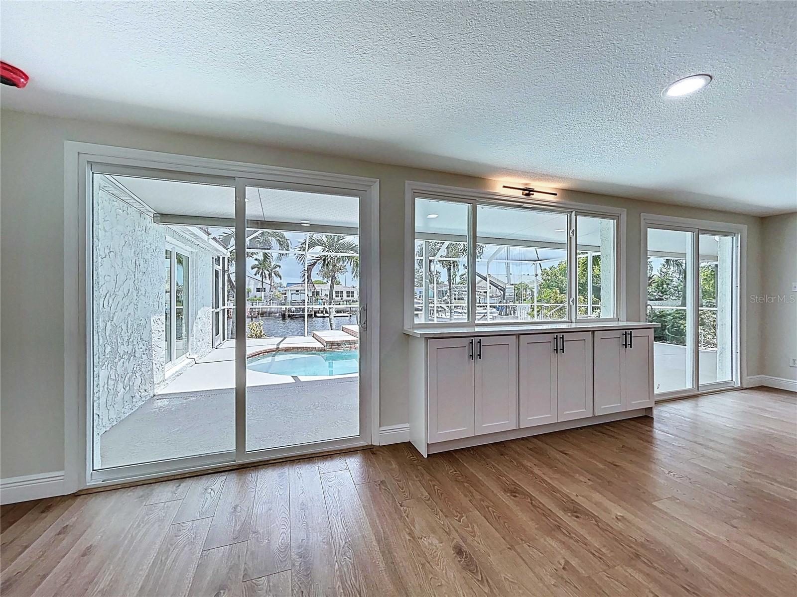 FLOR A MAR - Residential