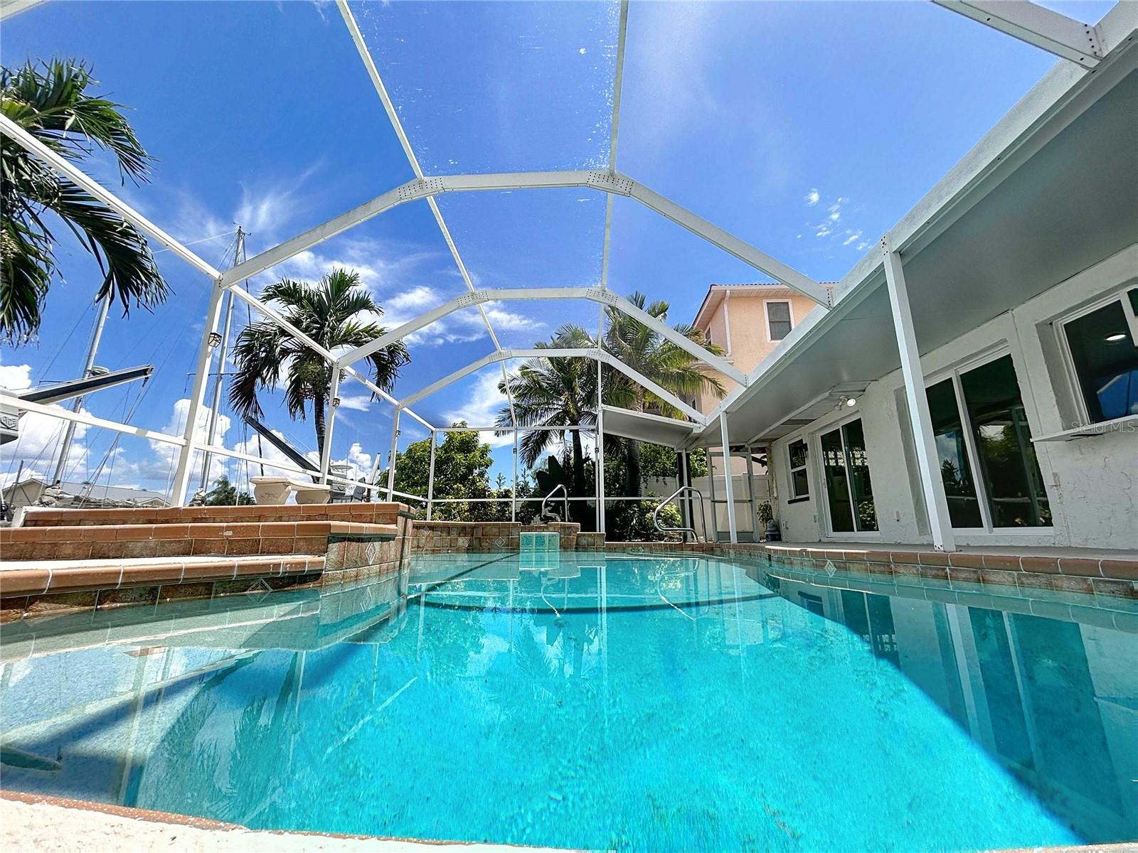 FLOR A MAR - Residential