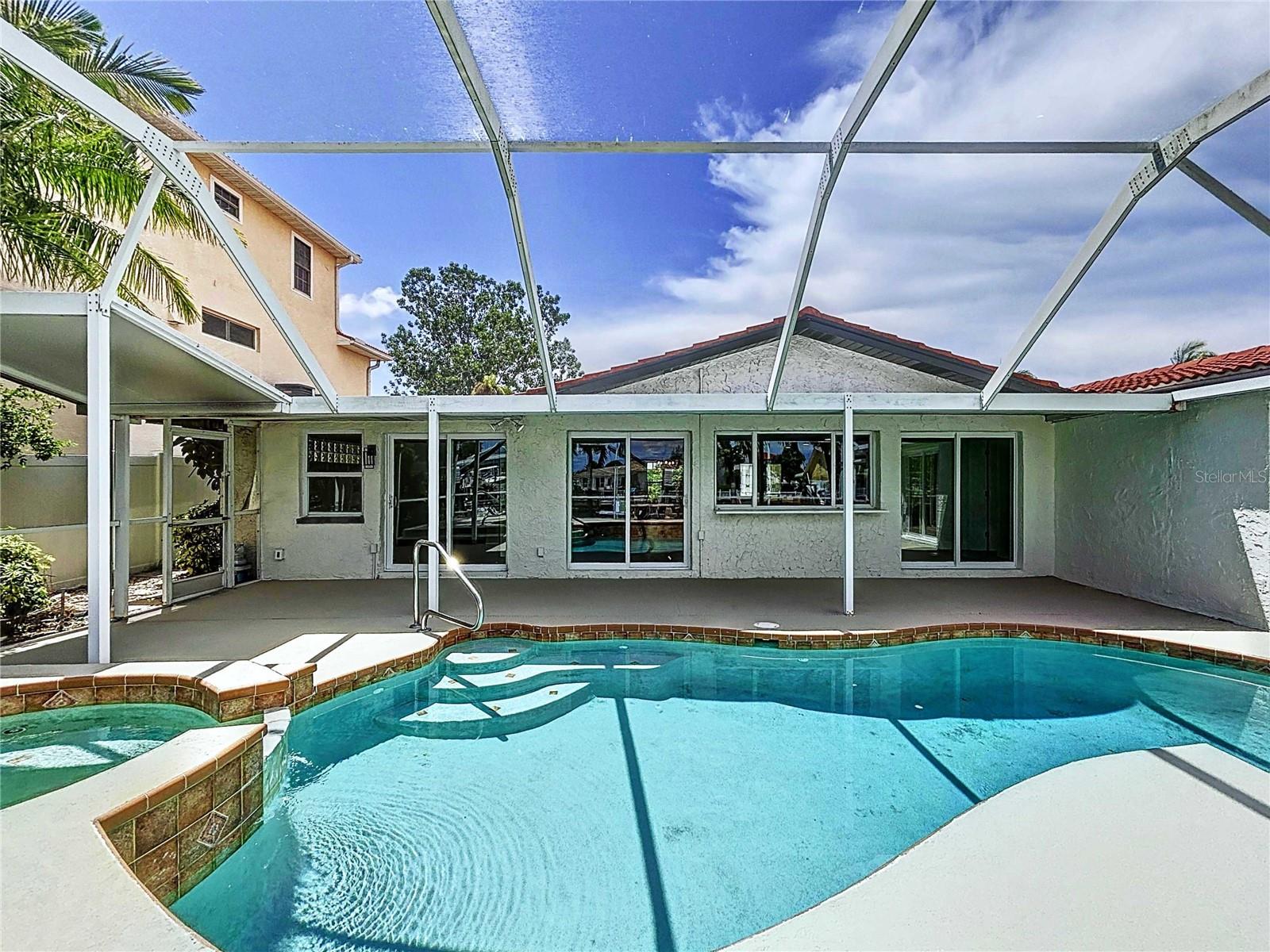 FLOR A MAR - Residential