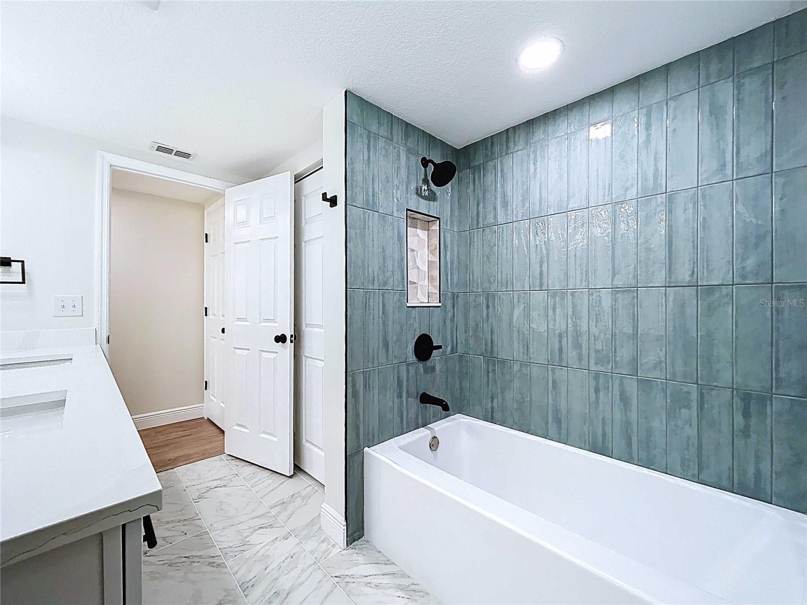 FLOR A MAR - Residential