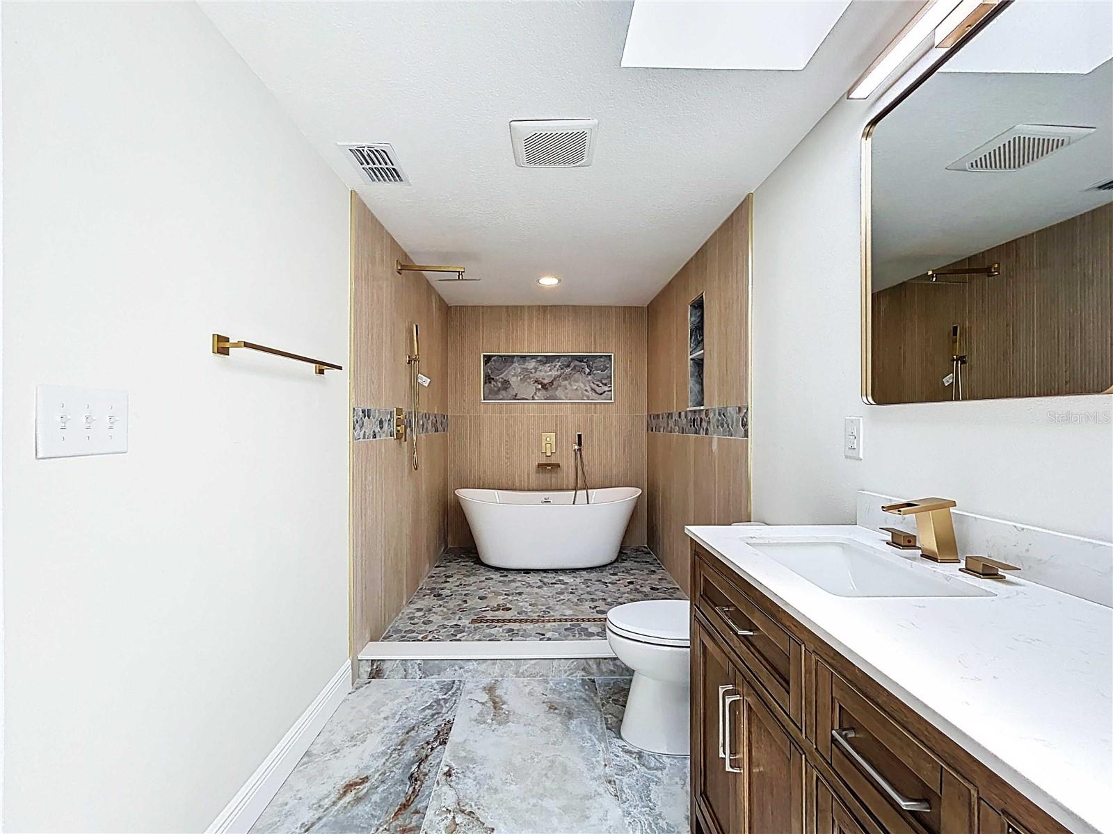 FLOR A MAR - Residential