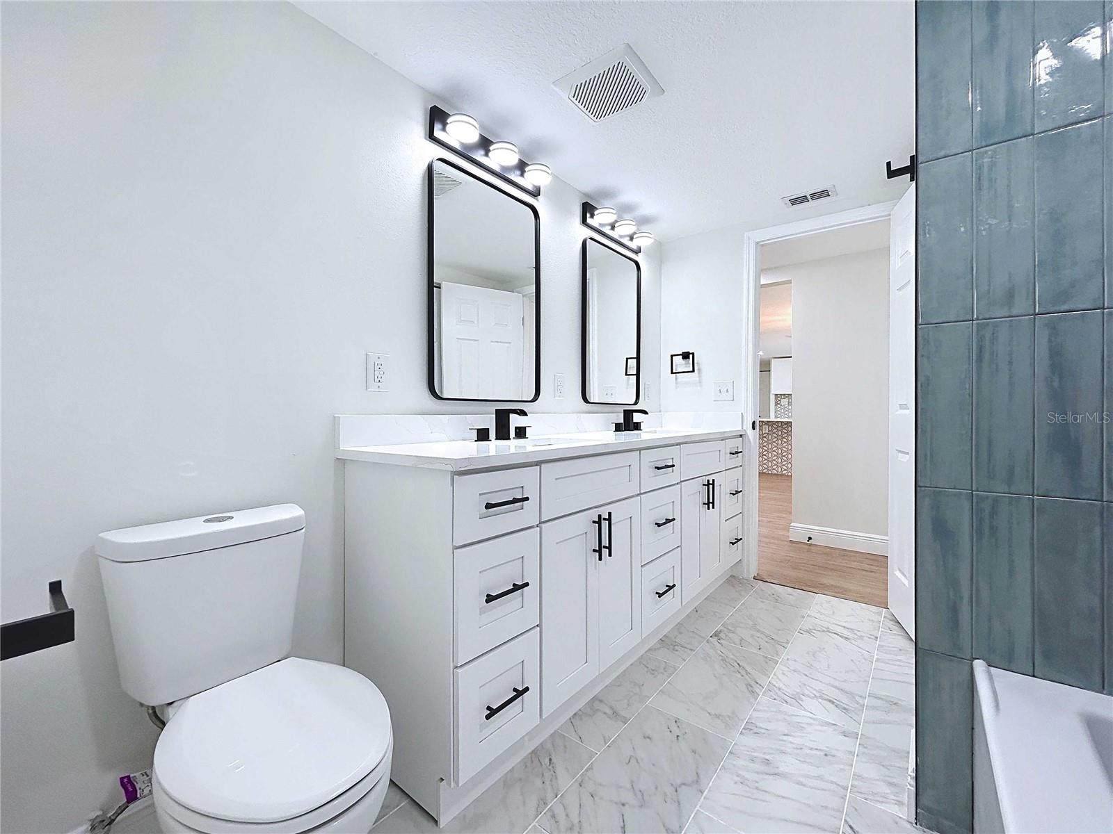 FLOR A MAR - Residential