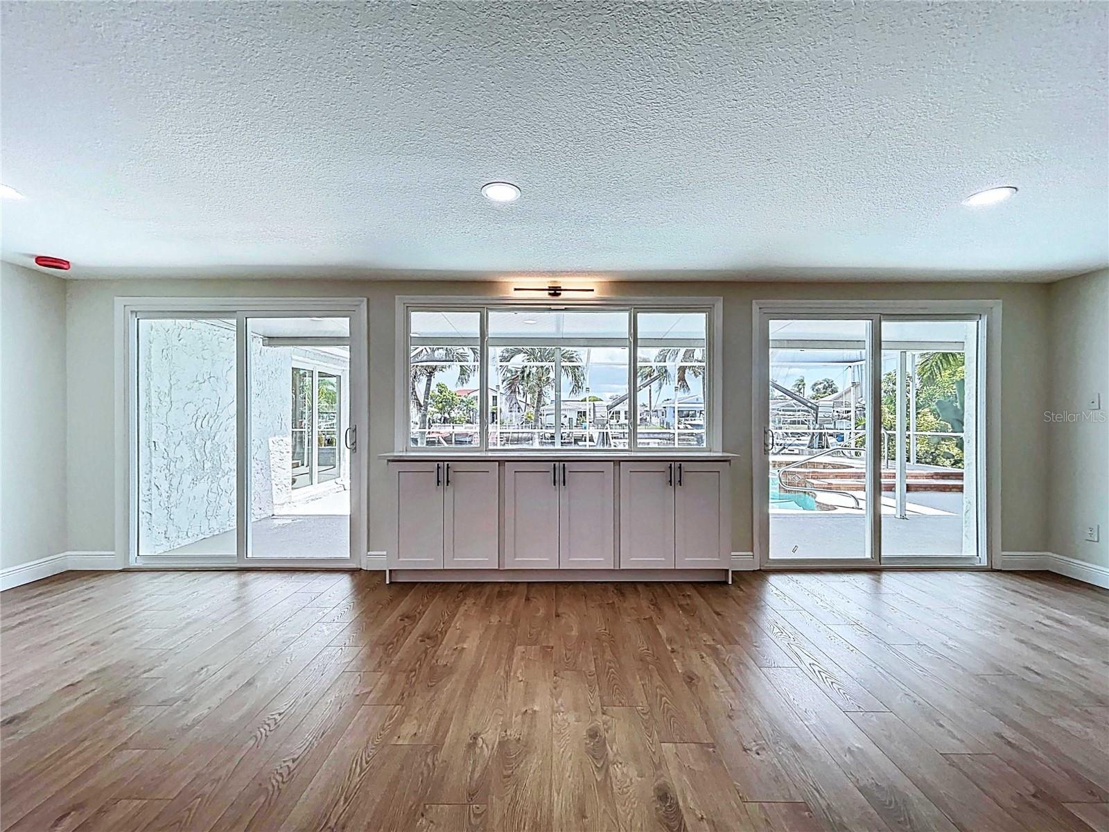 FLOR A MAR - Residential