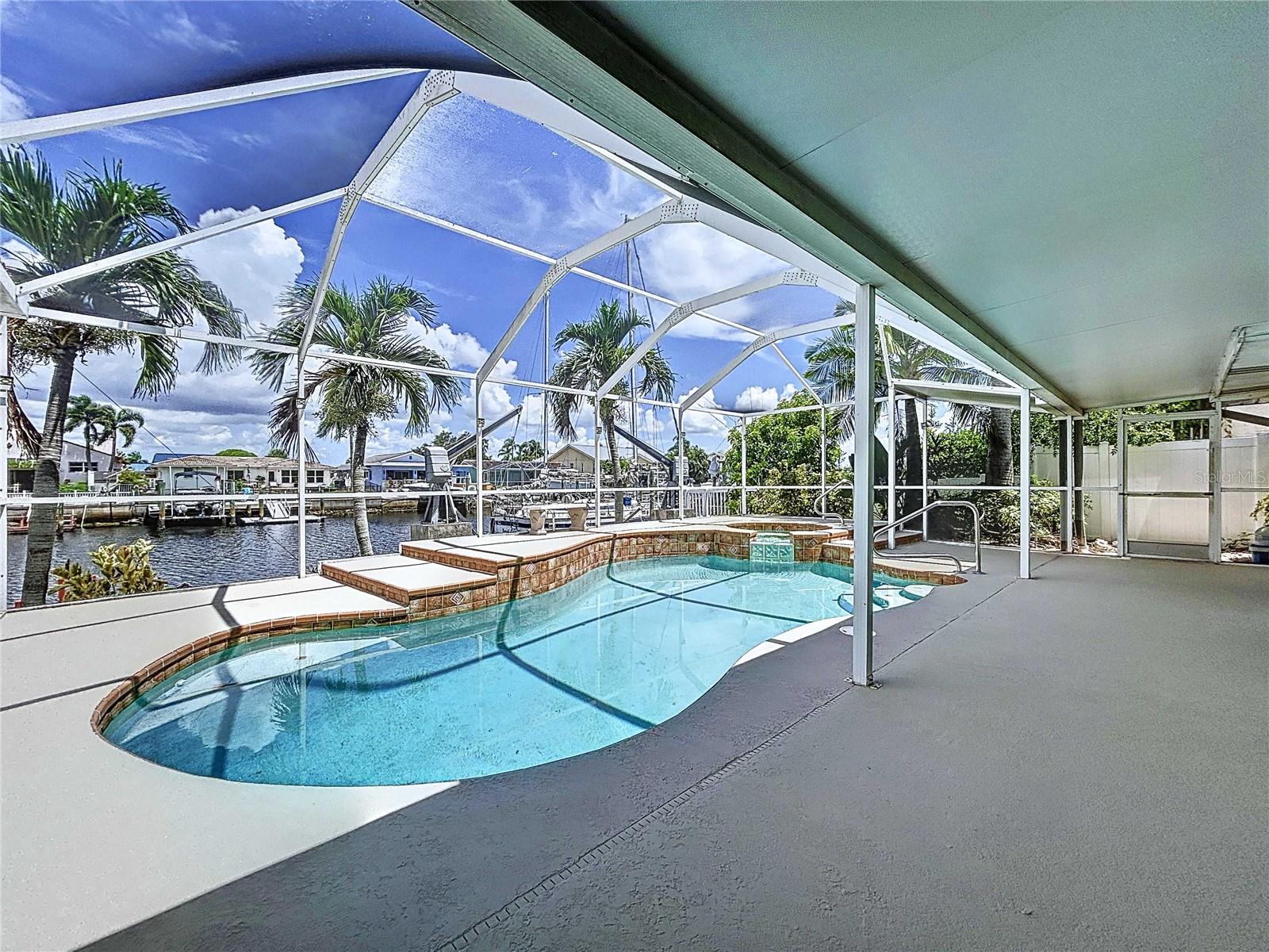 FLOR A MAR - Residential