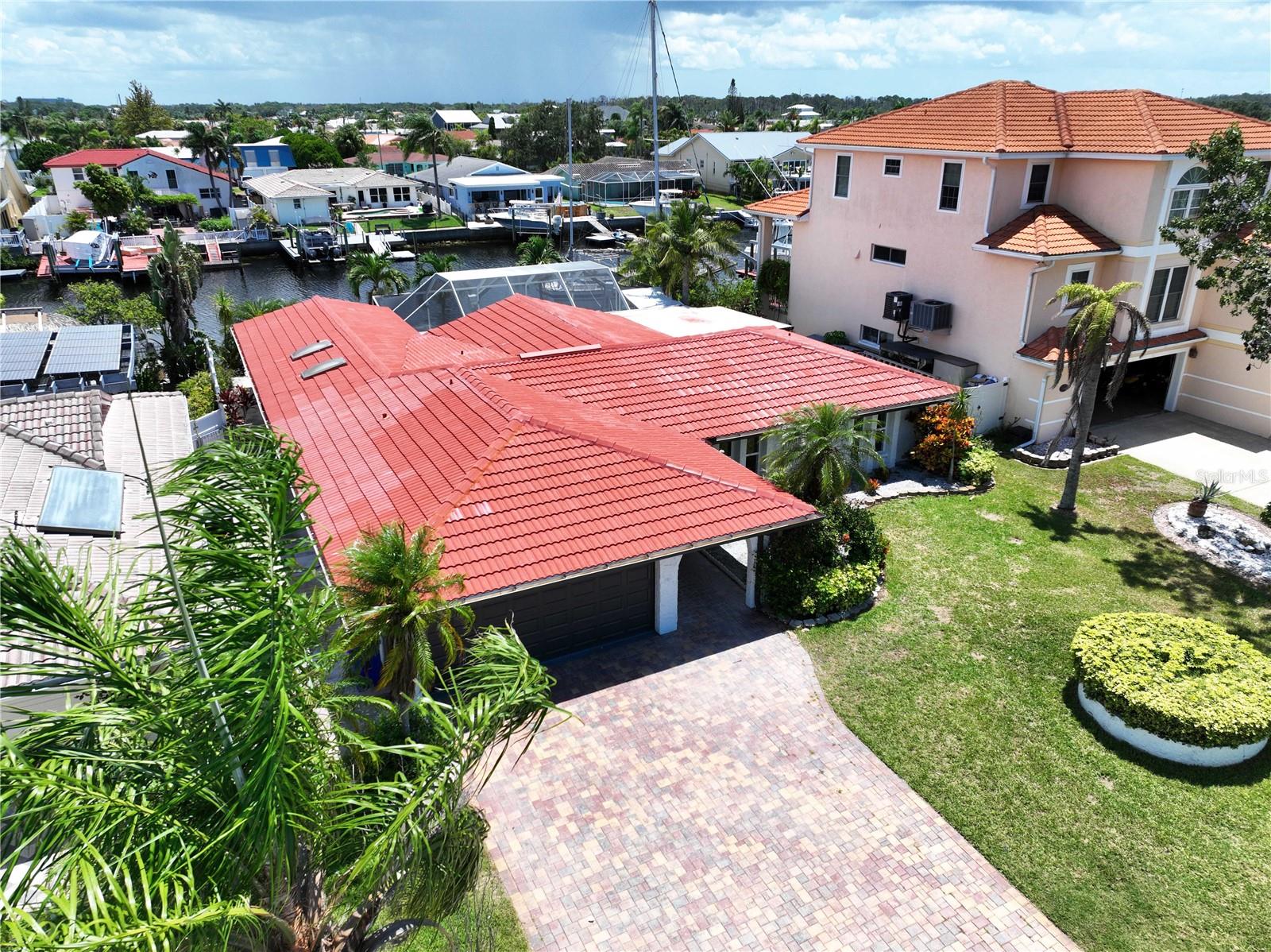 FLOR A MAR - Residential