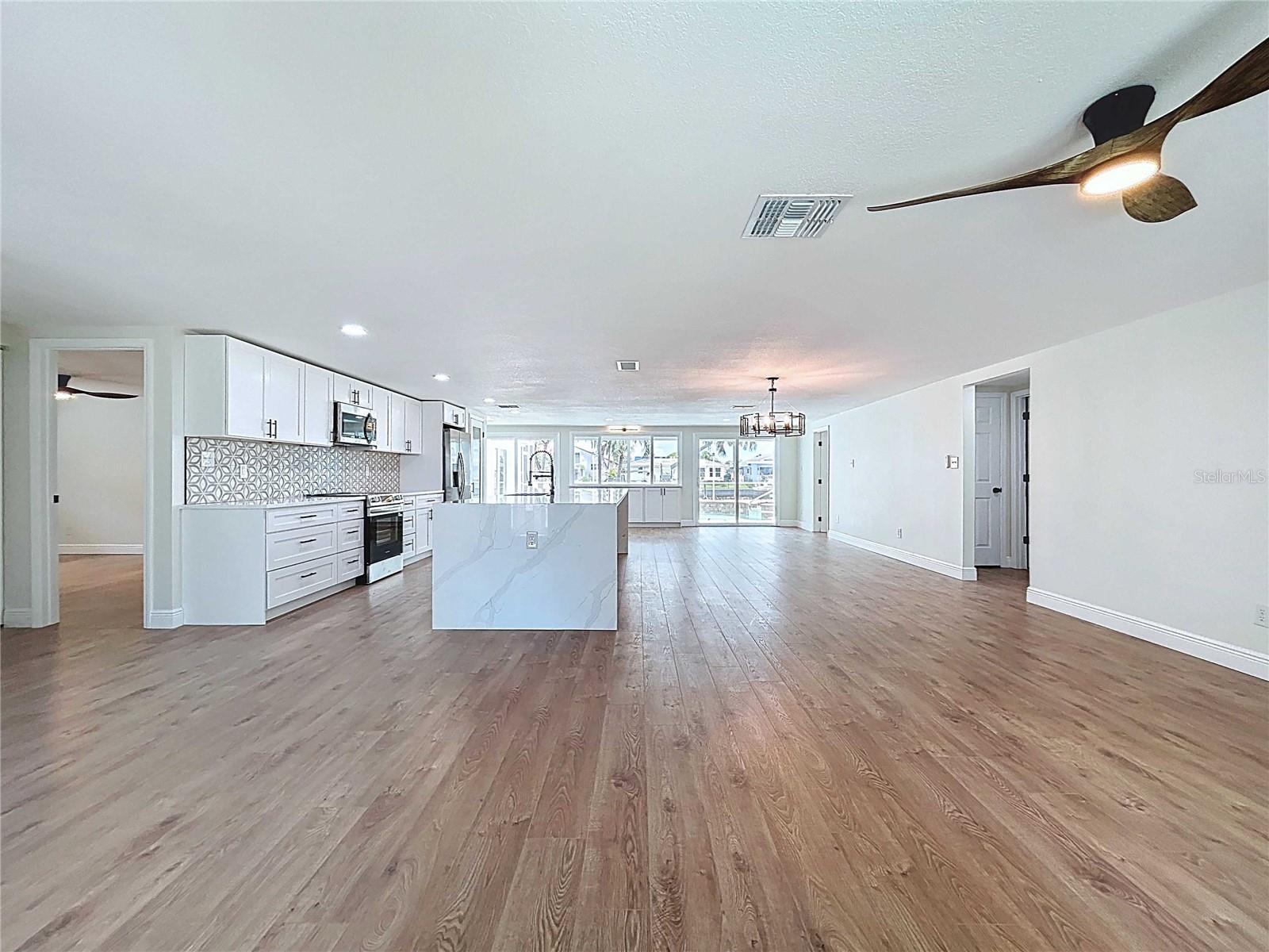 FLOR A MAR - Residential