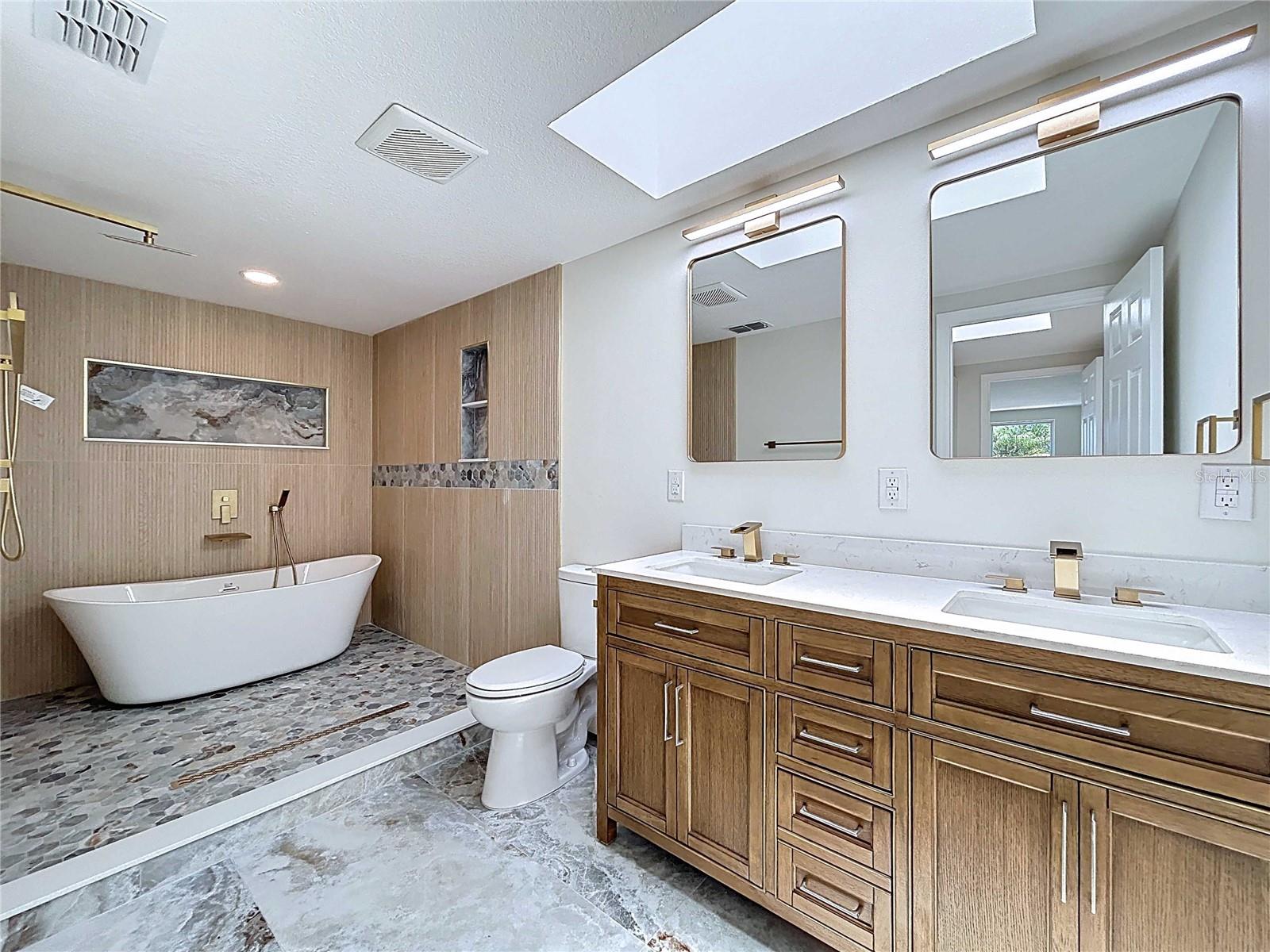 FLOR A MAR - Residential