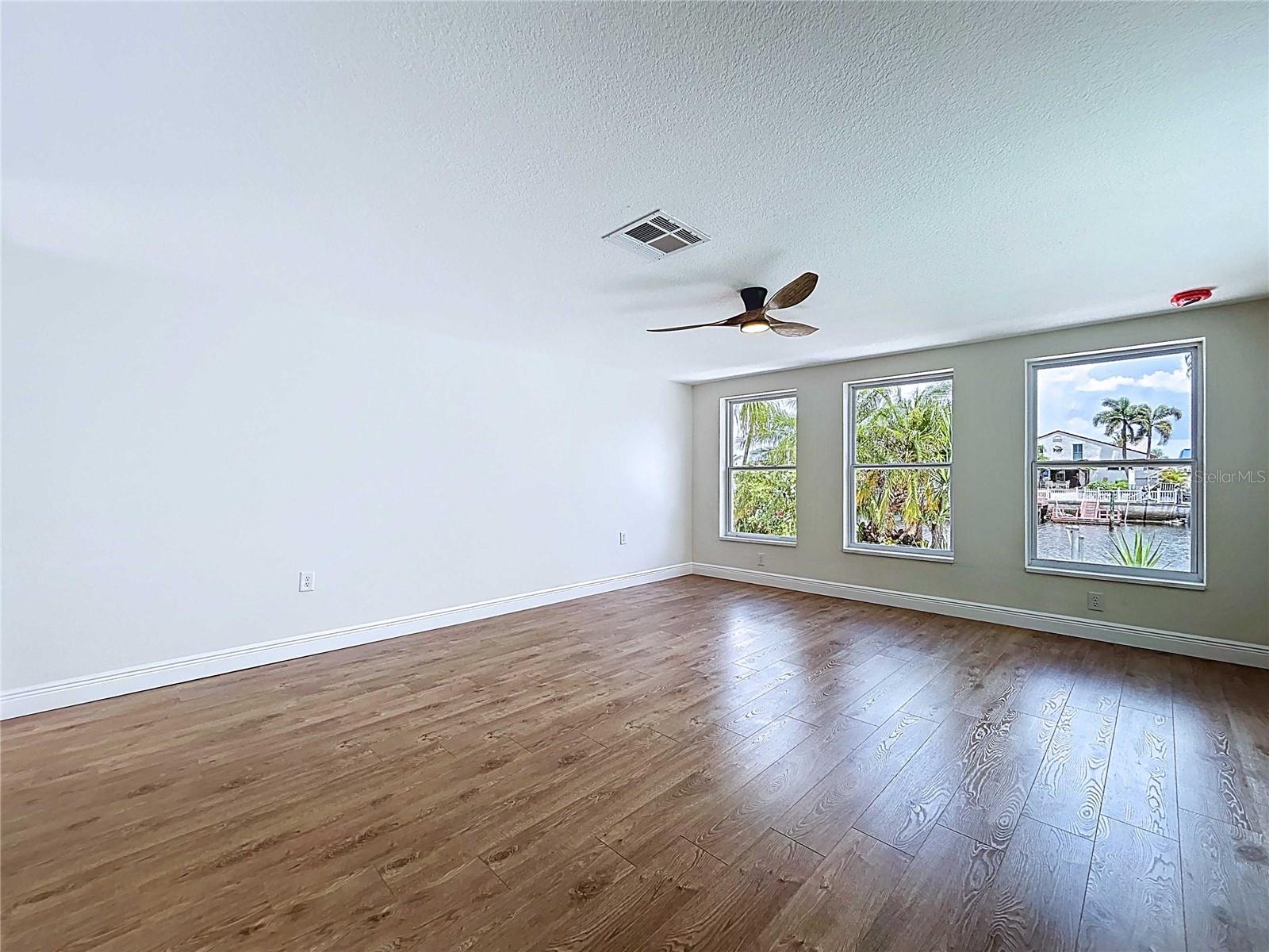 FLOR A MAR - Residential