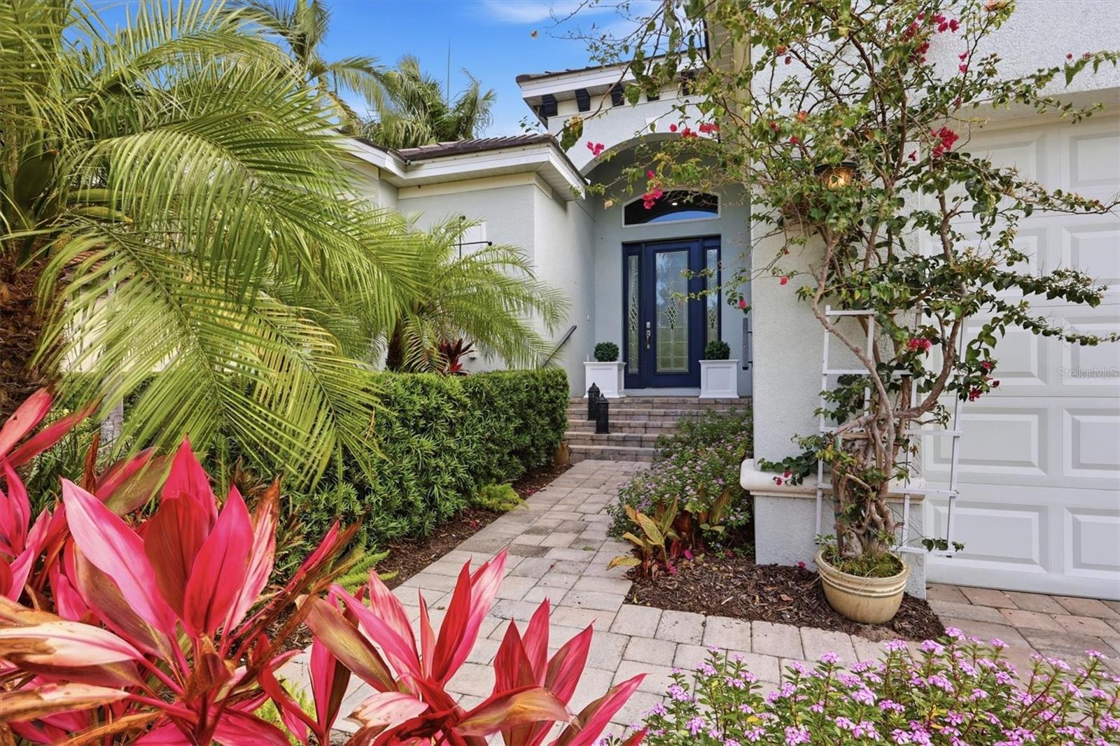 LEGENDS BAY - Residential