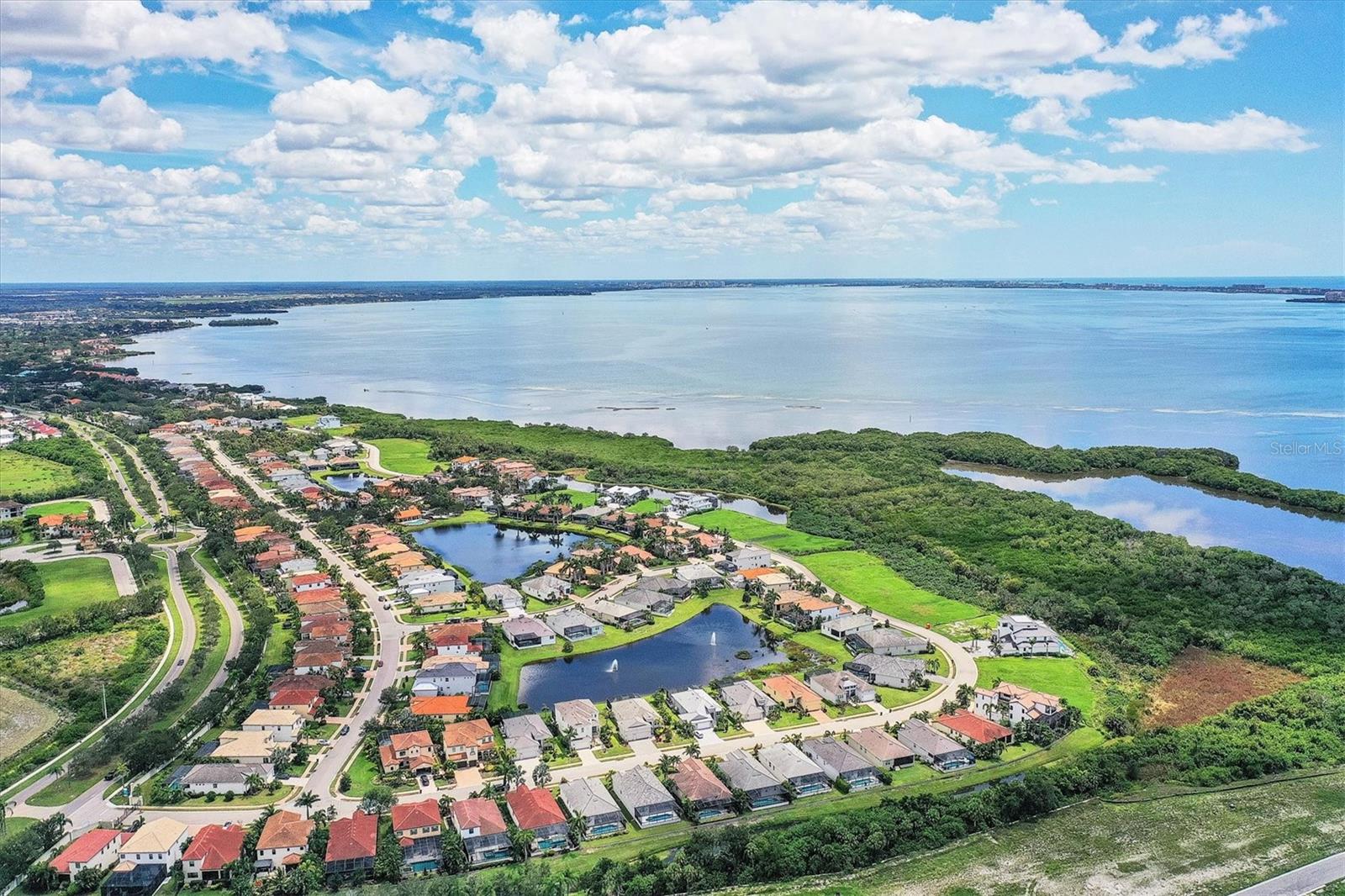 LEGENDS BAY - Residential