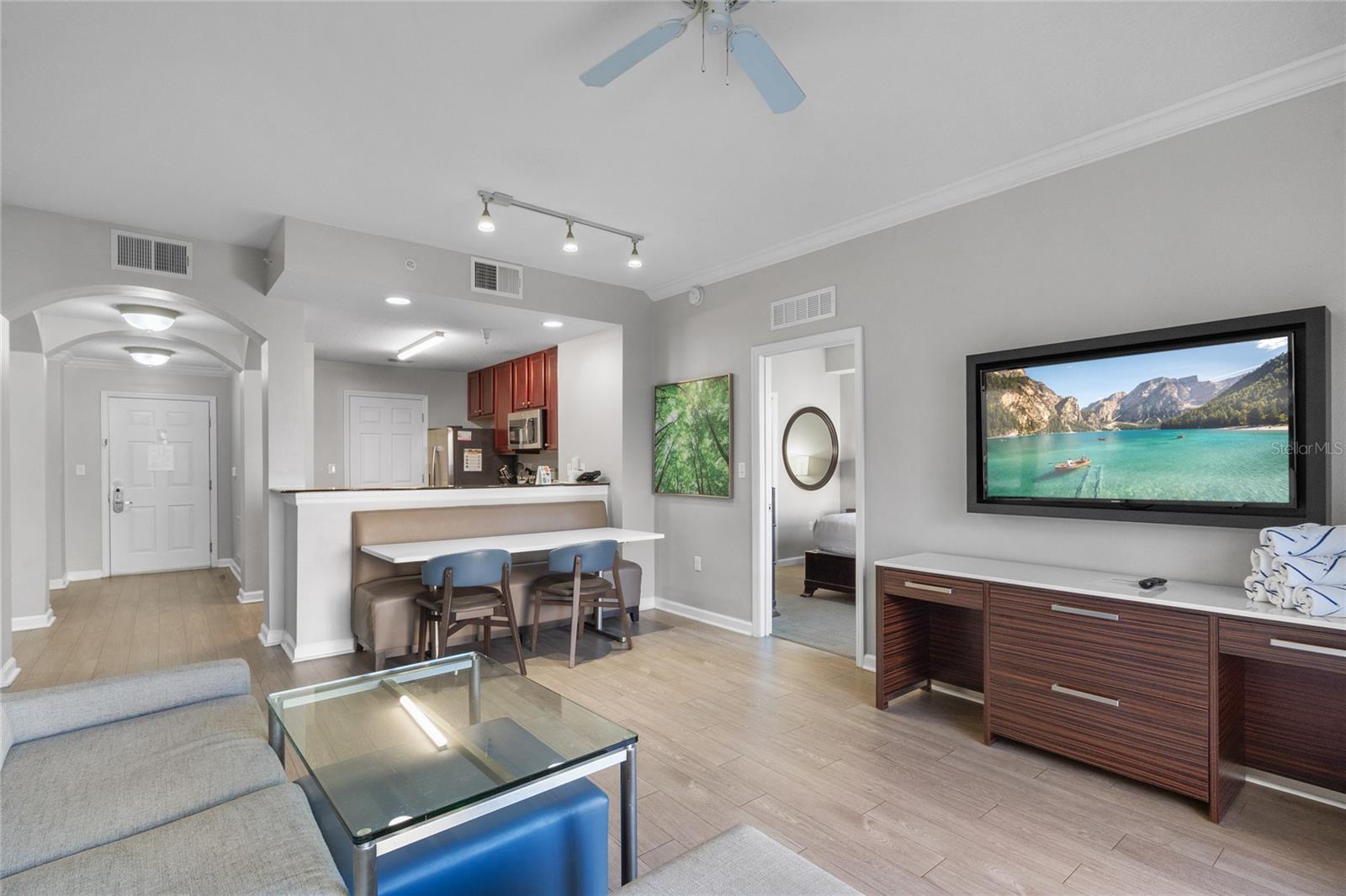 GROVE RESIDENCE & SPA HOTEL CONDO 1 - Residential